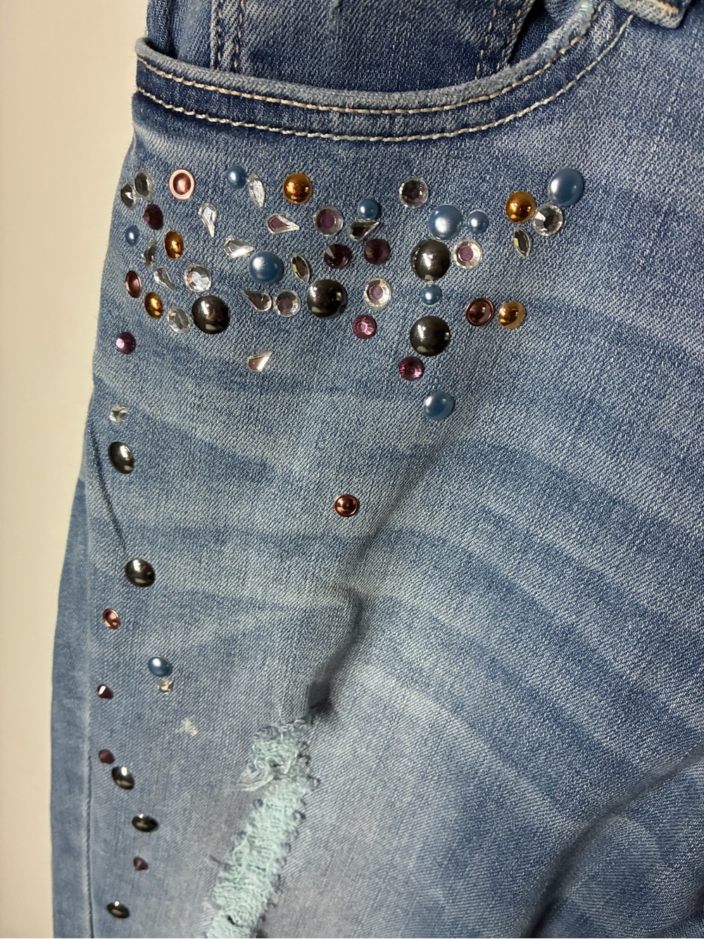 Light Wash Distressed Women's Jeans with Stud Detail - Picture 2 of 7